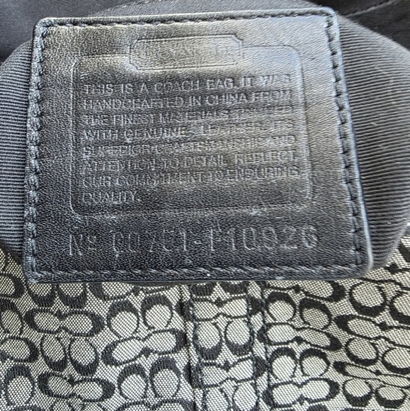 Coach SOHO Signature C Shoulder  Bag In Black 2007 - Picture 12 of 14